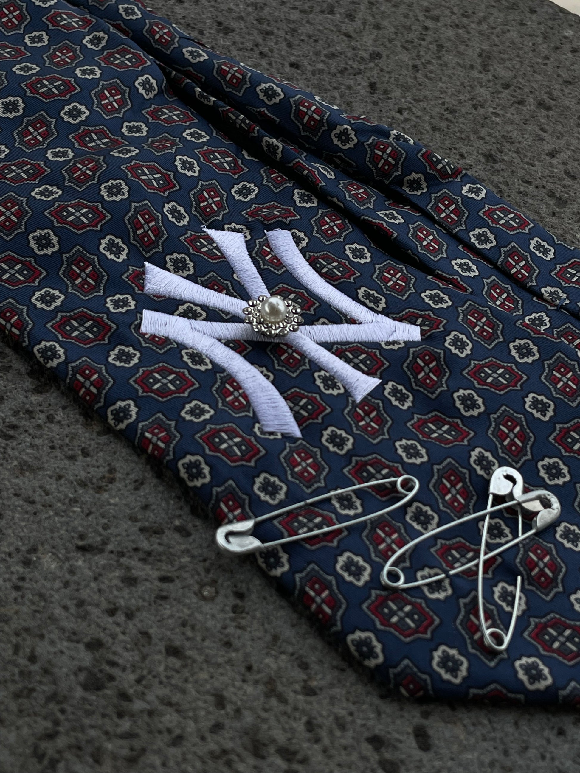 Cravatta Classic blu vintage pattern - Yankees custom Goonite Studio